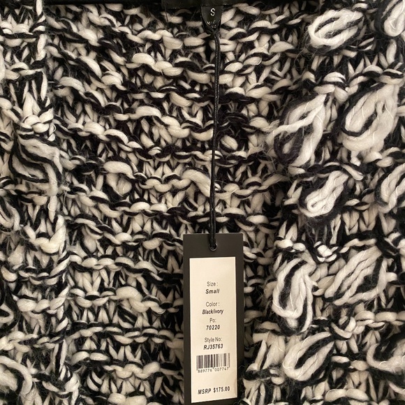 Romeo & Juliet Sweater Vest - Picture 4 of 4